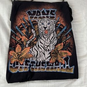 Short sleeve vans tee